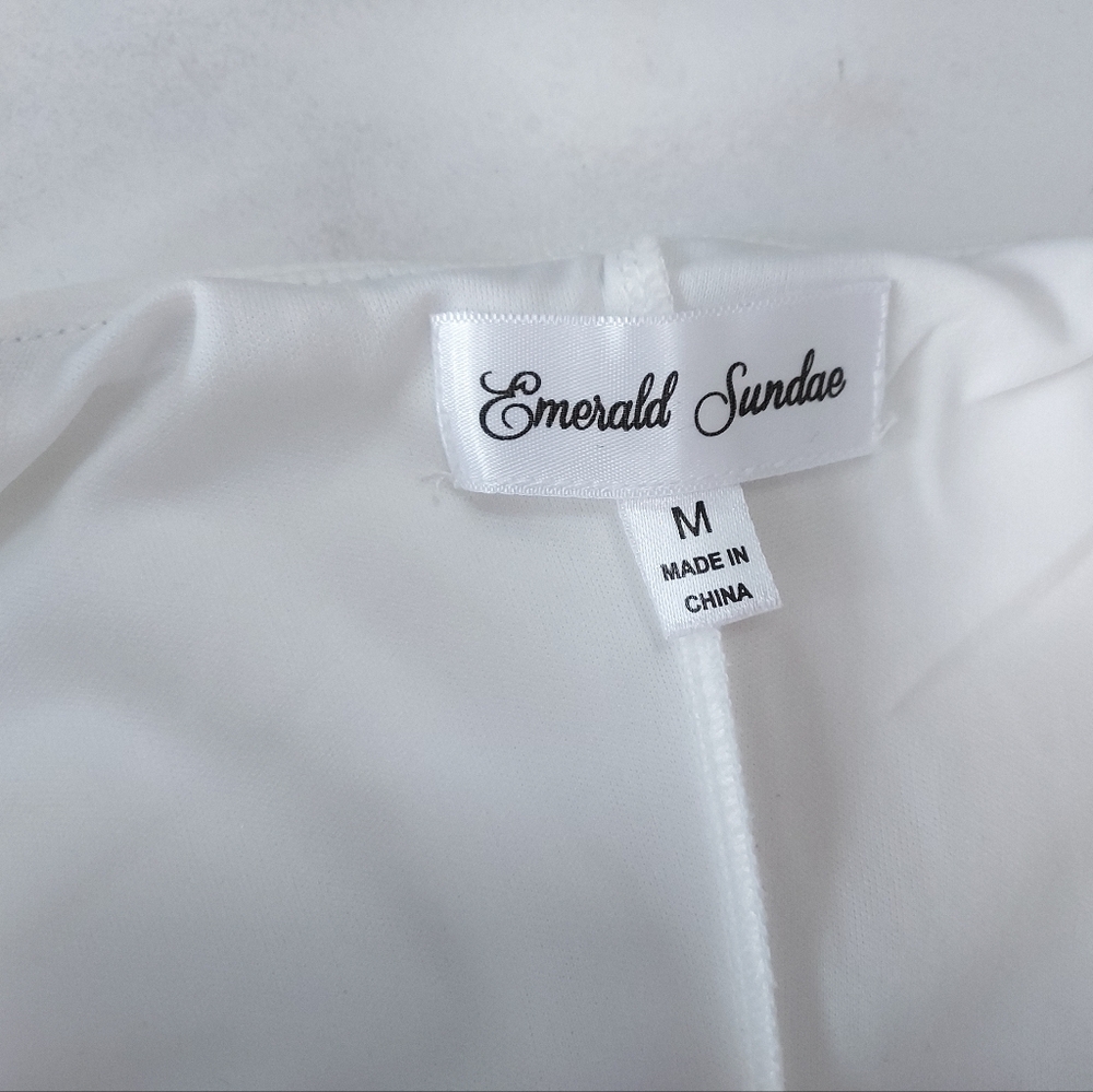 Emerald Sundae White Party Dress Size Medium - Picture 2 of 4